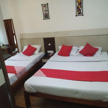 Hotel Shaurya Inn Шиллонг Екстер'єр фото