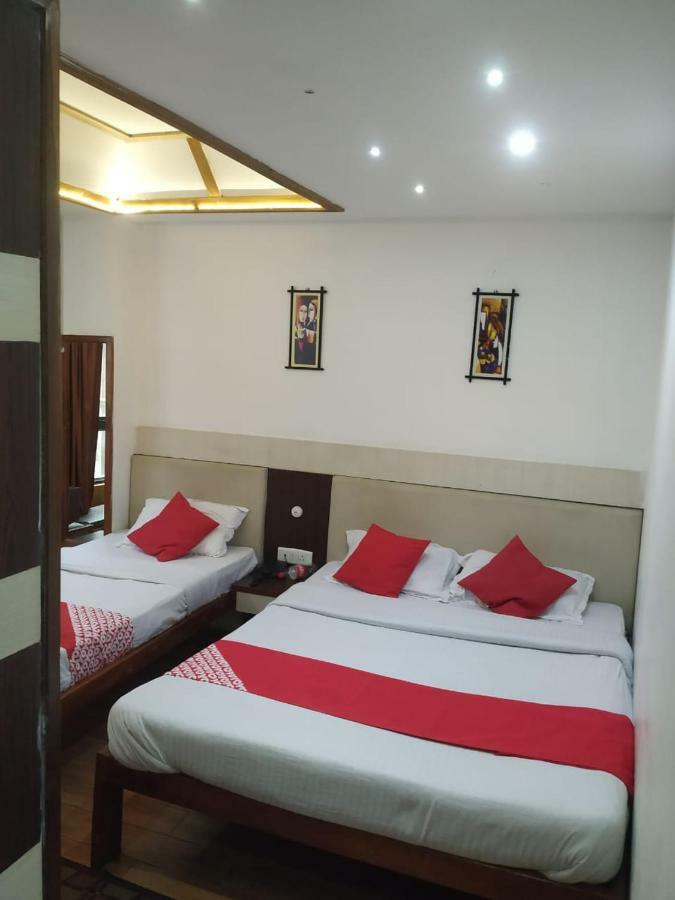 Hotel Shaurya Inn Шиллонг Екстер'єр фото