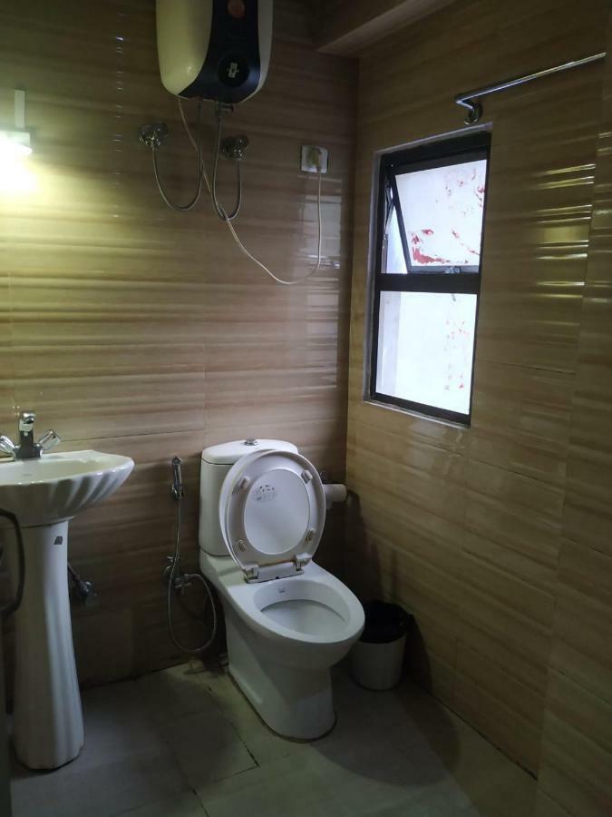 Hotel Shaurya Inn Шиллонг Екстер'єр фото