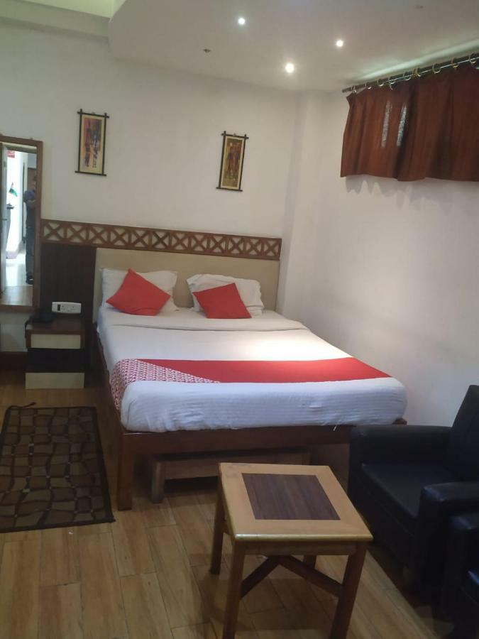Hotel Shaurya Inn Шиллонг Екстер'єр фото